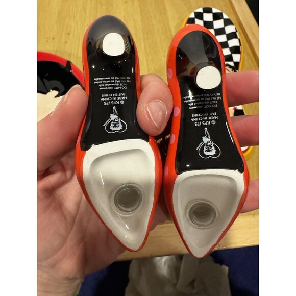 Betty Boop Collectible Plate, Spoon Rest And Salt And Pepper Shakers - Picture 7 of 8